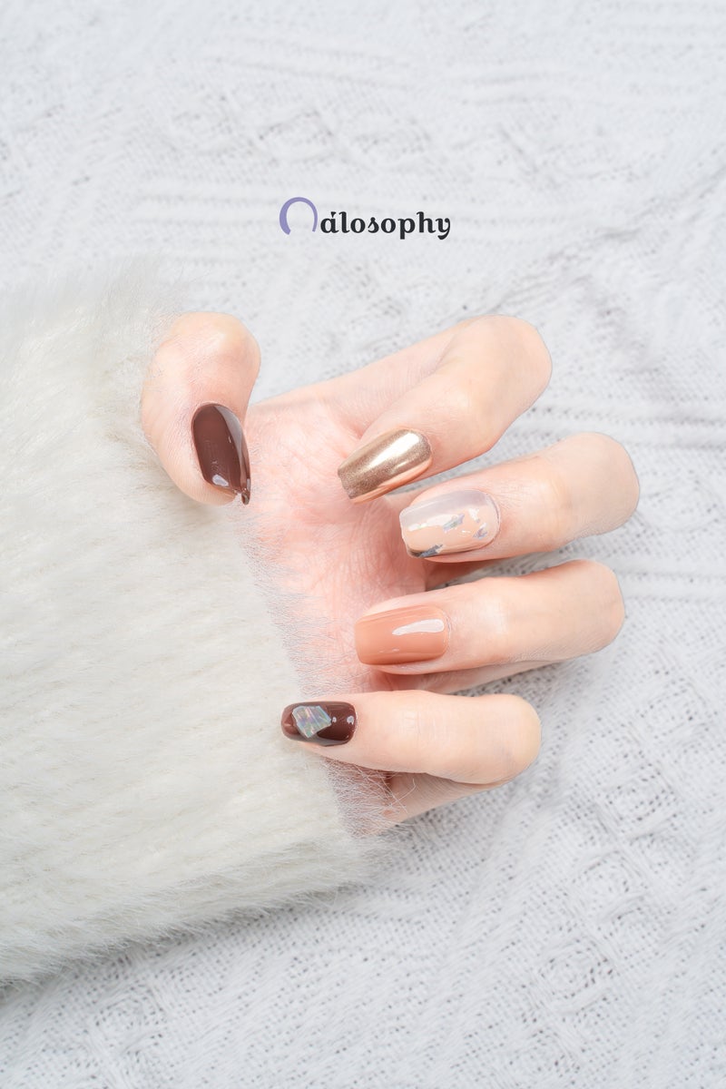 Nailosophy أظافر جيل مضغوطة يدوية الصنع بلون موكا بني وكروم ذهبي رخامي | شكل مربع - Image 3